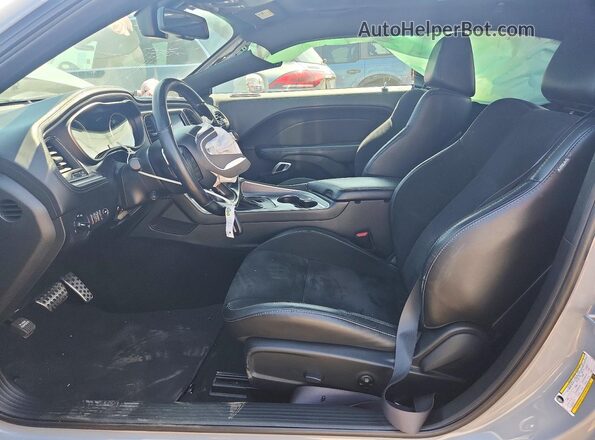 2C3CDZBT3LH240225 2020 DODGE CHALLENGER Gray Front interior view
