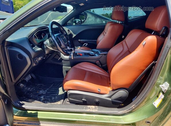 2C3CDZBT4LH214992 2020 DODGE CHALLENGER Green Вид салону спереду