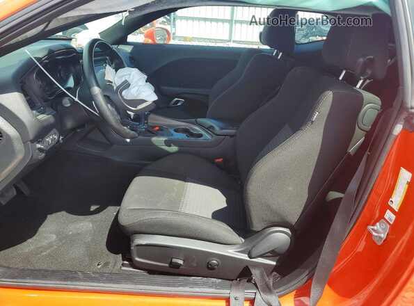 2C3CDZBT4PH662445 2023 DODGE CHALLENGER Orange Widok wnętrza z przodu