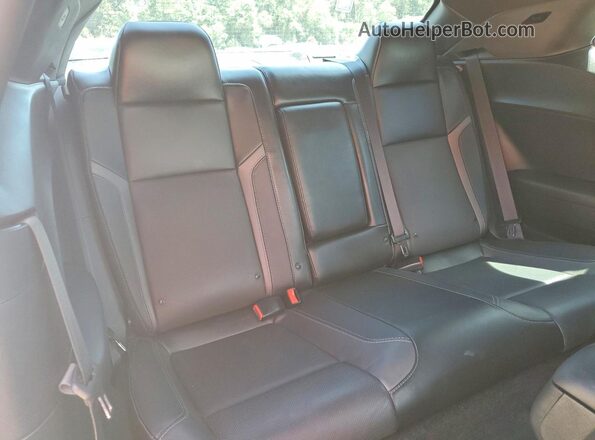 2C3CDZBT6JH199828 2018 DODGE CHALLENGER Black Widok tylnych siedzeń