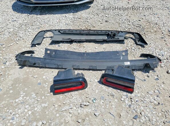 2C3CDZBT6JH199828 2018 DODGE CHALLENGER Black Widok komory silnika
