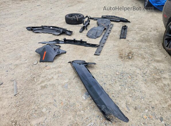 2C3CDZBT6JH246260 2018 DODGE CHALLENGER Black Vista del compartimento del motor