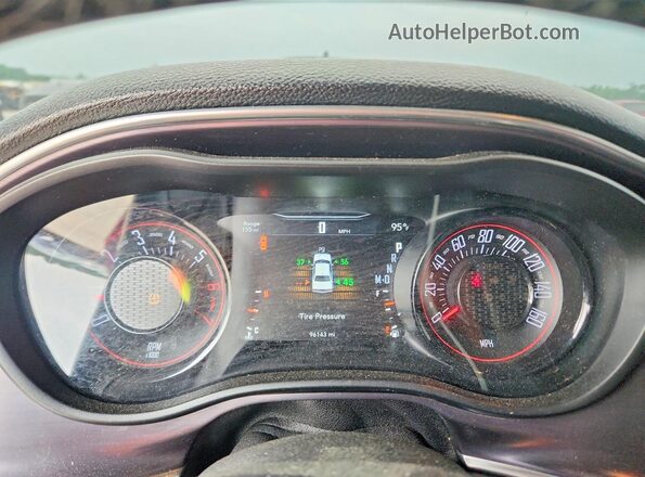 2C3CDZBT6JH270669 2018 DODGE CHALLENGER Burgundy ხელსაწყოთა პანელის ხედი