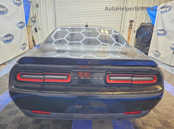 2C3CDZBT8GH345638 2016 DODGE CHALLENGER Black Widok z tyłu