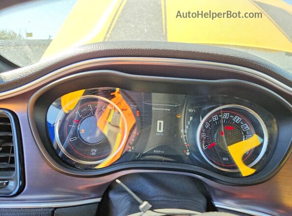 2C3CDZBT8HH509360 2017 DODGE CHALLENGER Yellow Սարքավորումների վահանակի տեսք