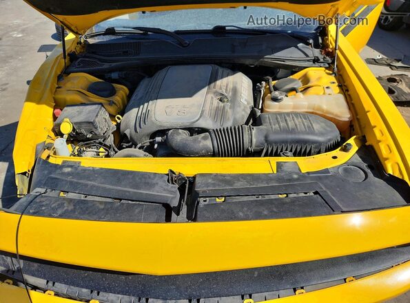 2C3CDZBT8HH509360 2017 DODGE CHALLENGER Yellow Սալոնի հետևի տեսք