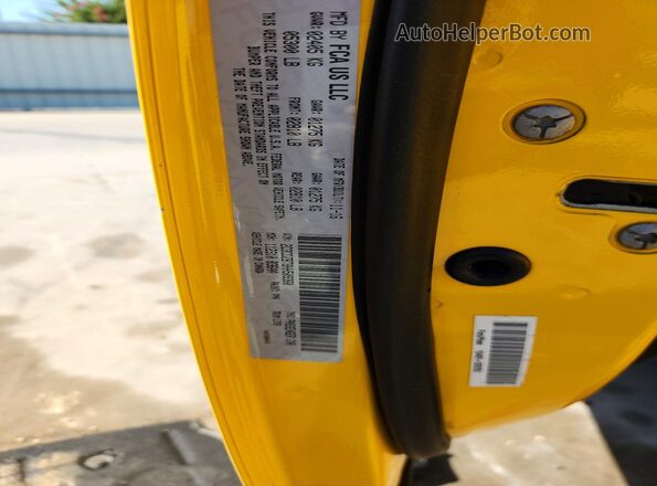 2C3CDZBT8HH509360 2017 DODGE CHALLENGER Yellow Շարժիչի բաժամունքի տեսք