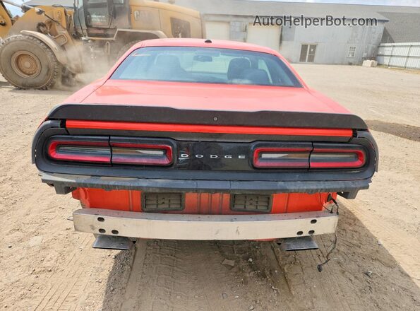 2C3CDZBT8JH251377 2018 DODGE CHALLENGER Orange Вид ззаду