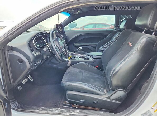 2C3CDZBT9GH250280 2016 DODGE CHALLENGER White Вид салону спереду