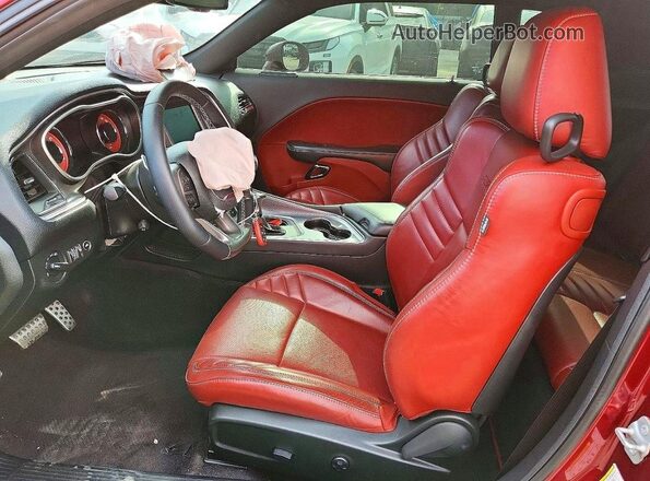 2C3CDZC91JH130645 2018 DODGE CHALLENGER Burgundy Front interior view