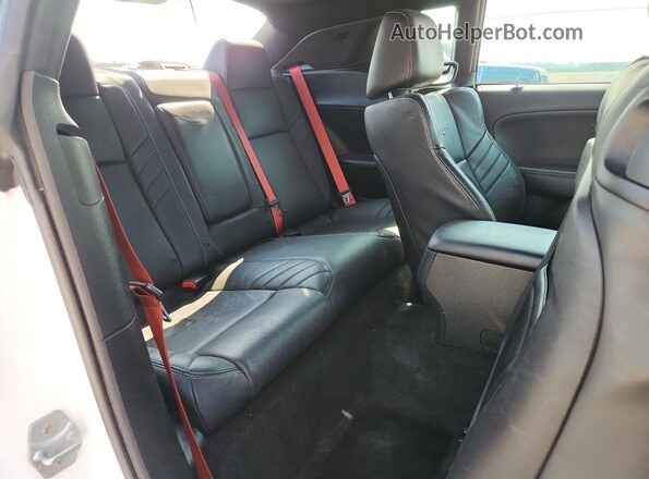 2C3CDZC94GH137095 2016 DODGE CHALLENGER White Vista de los asientos traseros