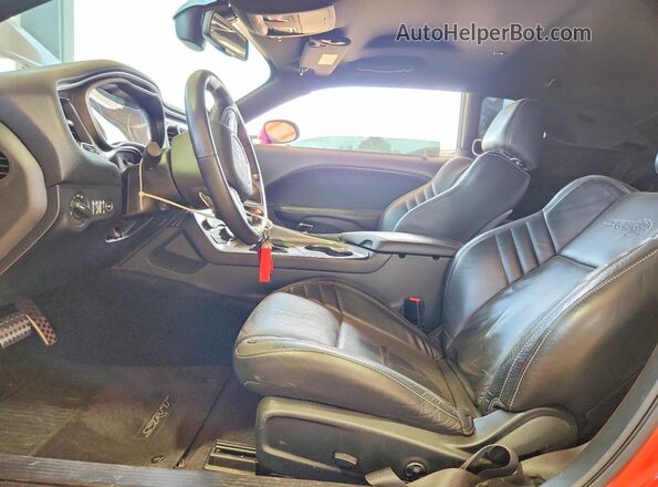 2C3CDZC96JH327455 2018 DODGE CHALLENGER Purple Front interior view