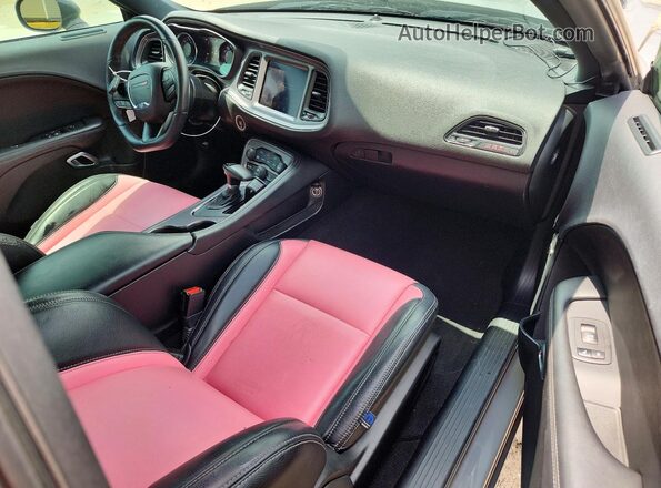 2C3CDZFJ0PH695676 2023 DODGE CHALLENGER Серый Вид панели приборов