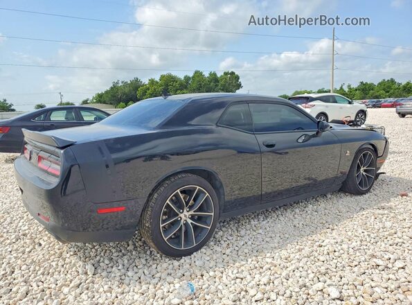 2C3CDZFJ1JH131252 2018 DODGE CHALLENGER Черный Задняя правая четверть
