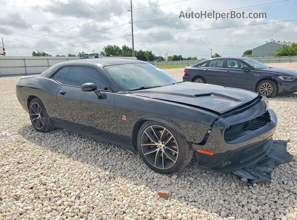 2C3CDZFJ1JH131252 2018 DODGE CHALLENGER Черный Передняя правая четверть