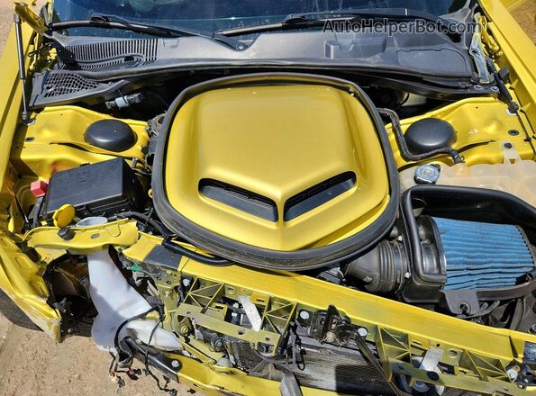 2C3CDZFJ1LH235694 2020 DODGE CHALLENGER Gold Rear interior view