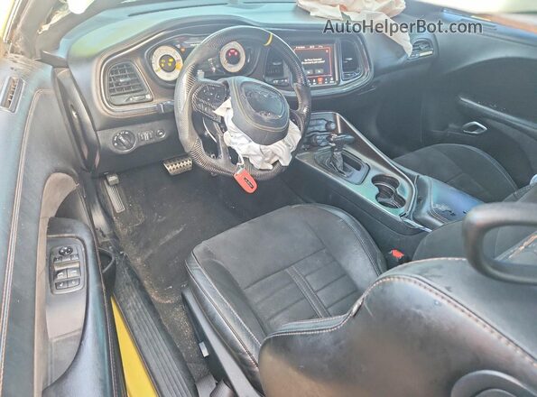 2C3CDZFJ1LH235694 2020 DODGE CHALLENGER Gold Dashboard view