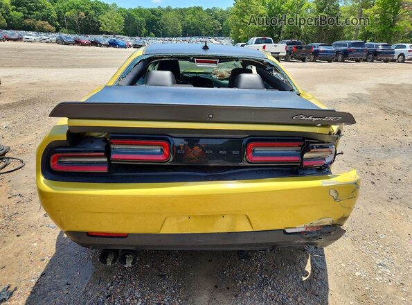 2C3CDZFJ1LH235694 2020 DODGE CHALLENGER Gold Rear view