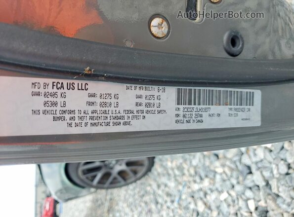 2C3CDZFJ3JH318377 2018 DODGE CHALLENGER Серый Вид наклейки с VIN-кодом