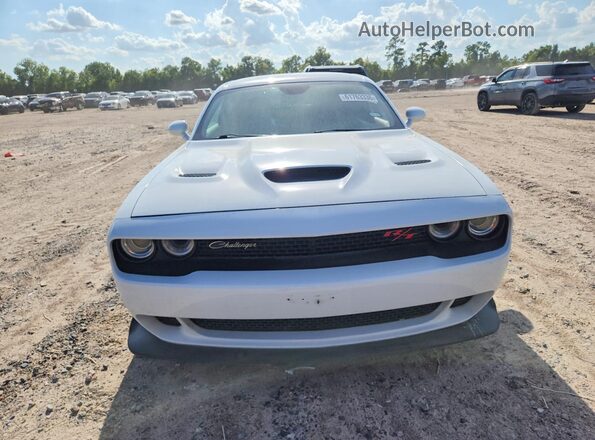 2C3CDZFJ3KH624867 2019 DODGE CHALLENGER White Widok z tyłu