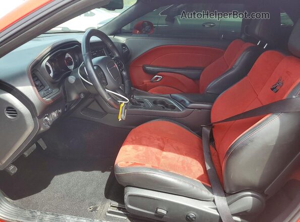 2C3CDZFJ4MH614271 2021 DODGE CHALLENGER Красный Вид салона спереди