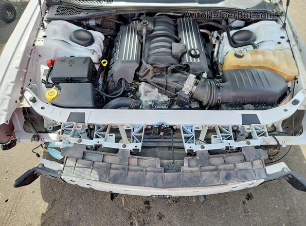 2C3CDZFJ5KH635322 2019 DODGE CHALLENGER White Vista interior trasera