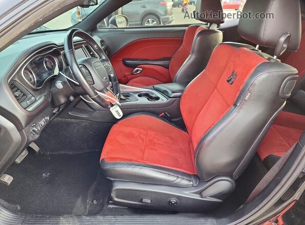 2C3CDZFJ7MH631470 2021 DODGE CHALLENGER Черный Вид салона спереди