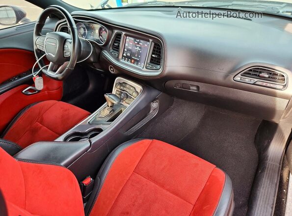 2C3CDZFJ7MH631470 2021 DODGE CHALLENGER Черный Вид панели приборов