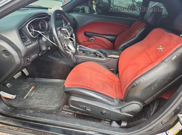 2C3CDZFJ8GH256564 2016 DODGE CHALLENGER Черный Вид салона спереди