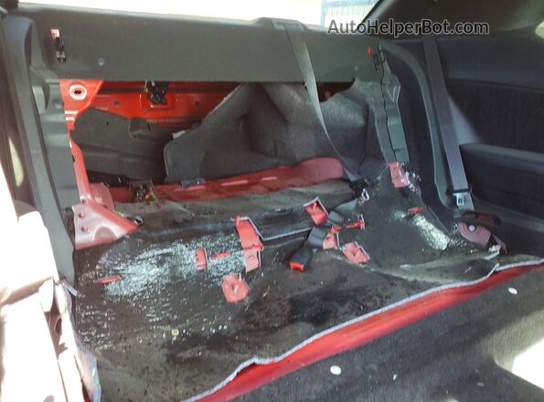 2C3CDZFJ9GH256993 2016 DODGE CHALLENGER Red Widok tylnych siedzeń