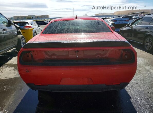 2C3CDZFJ9GH256993 2016 DODGE CHALLENGER Red Widok z tyłu