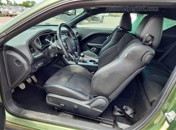 2C3CDZFJ9LH188673 2020 DODGE CHALLENGER Green Front interior view