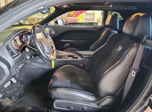 2C3CDZFJ9MH526736 2021 DODGE CHALLENGER Black Widok wnętrza z przodu