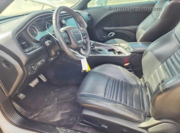 2C3CDZFJXGH289758 2016 DODGE CHALLENGER White Вид салону спереду