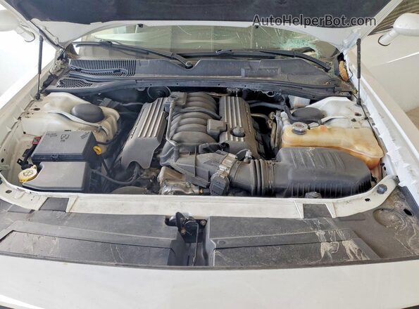 2C3CDZFJXLH134850 2020 DODGE CHALLENGER White Vista interior trasera