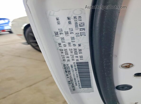 2C3CDZFJXLH134850 2020 DODGE CHALLENGER White Vista del compartimento del motor