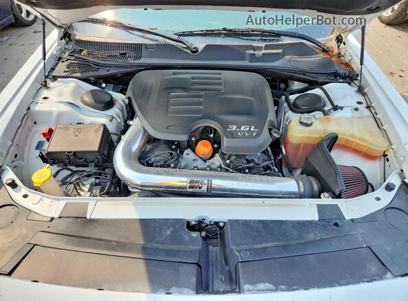 2C3CDZGG4LH174764 2020 DODGE CHALLENGER White უკანა სალონის ხედი