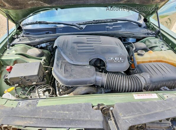 2C3CDZGGXJH257127 2018 DODGE CHALLENGER Green Vista interior trasera