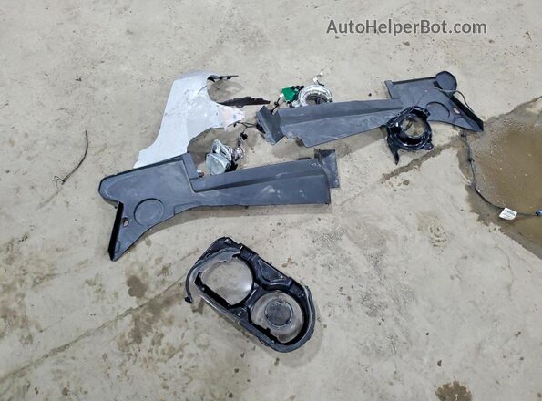 2C3CDZGGXKH665922 2019 DODGE CHALLENGER Silver Շարժիչի բաժամունքի տեսք
