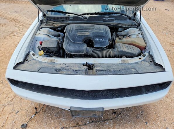 2C3CDZJG7MH670264 2021 DODGE CHALLENGER Белый Вид задней части салона