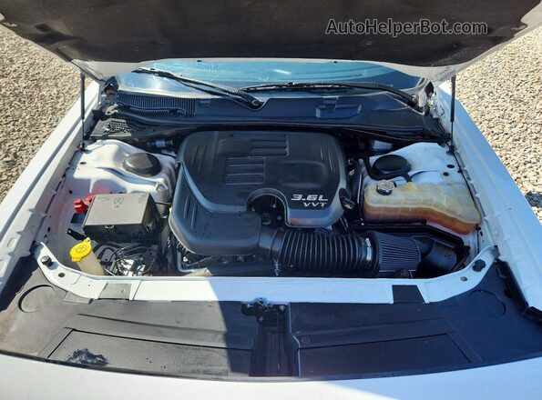 2C3CDZJG7NH233172 2022 DODGE CHALLENGER White უკანა სალონის ხედი