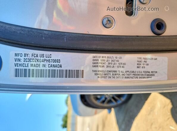 2C3CDZKG4PH670693 2023 DODGE CHALLENGER Silver Vista del compartimento del motor