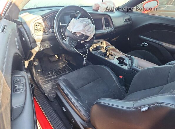 2C3CDZKG7PH670705 2023 DODGE CHALLENGER Красный Вид панели приборов