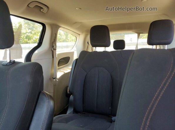 2C4RC1AG2JR139537 2018 CHRYSLER PACIFICA Серый Вид задних сидений