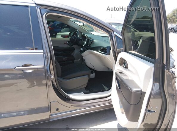 2C4RC1AG5MR502627 2021 CHRYSLER VOYAGER Gray Front interior view