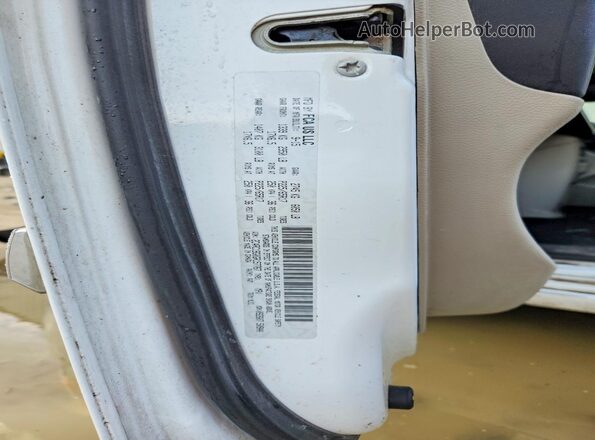 2C4RC1BG0GR157767 2016 CHRYSLER TOWN White Вид наклейки з VIN-кодом