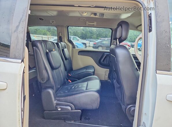 2C4RC1BG0GR157767 2016 CHRYSLER TOWN White Вид задньої частини салону