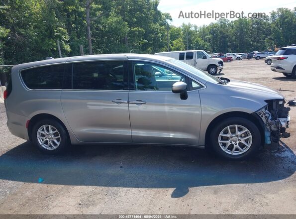 2C4RC1BG0HR745671 2017 CHRYSLER PACIFICA Silver 360 interior view