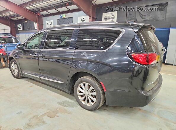 2C4RC1BG0HR810647 2017 CHRYSLER PACIFICA Черный Передняя правая четверть