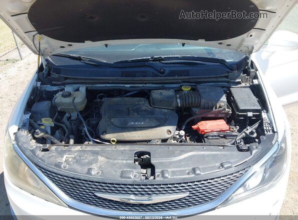 2C4RC1BG0JR110861 2018 CHRYSLER PACIFICA White Հետևի տեսք